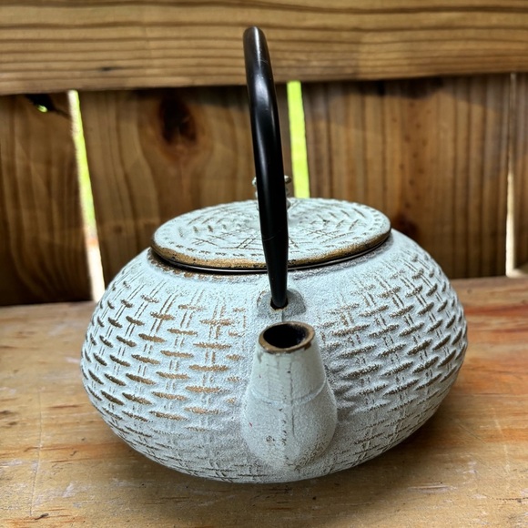 Tetsubin Japanese Style Cast Iron Tea Kettle Black Enamel Interior & Strainer - Picture 4 of 8